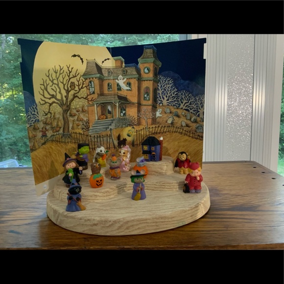 Hallmark Other - Hallmark Merry Miniatures Halloween Themed